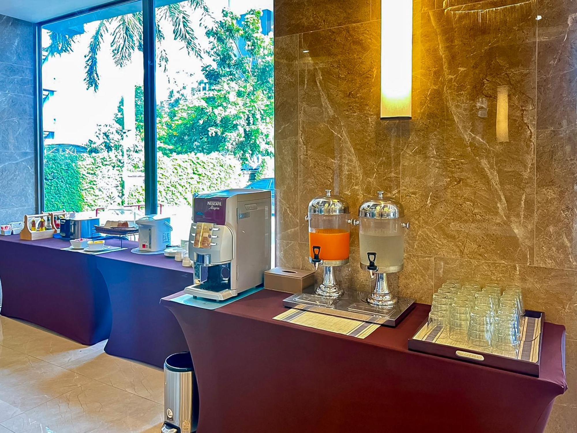 The Proud Exclusive Hotel-Sha Plus Nakhon Pathom Buitenkant foto