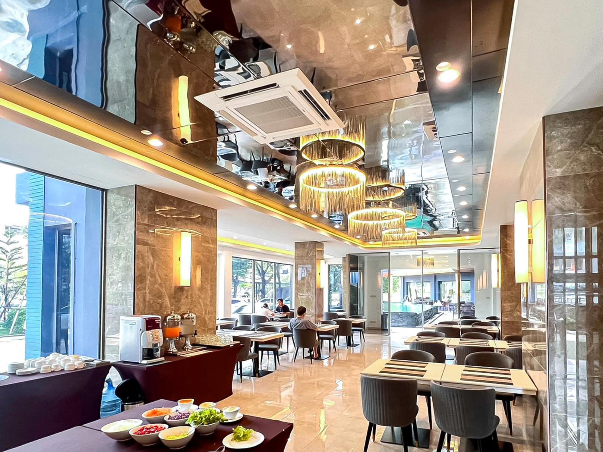 The Proud Exclusive Hotel-Sha Plus Nakhon Pathom Buitenkant foto